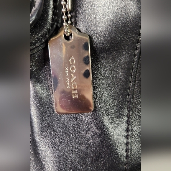Coach bag black /bag comes with protective silk bag - Picture 8 of 13